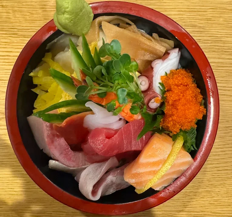 Fresh Salad and Grilled Fish Dish